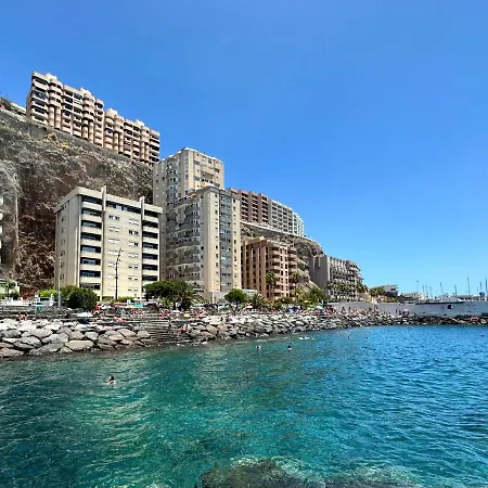 Apartment Artistic Beachfront Radazul