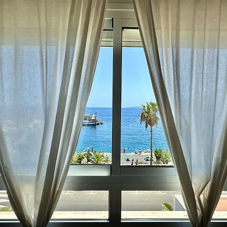 아파트 Artistic Beachfront Radazul