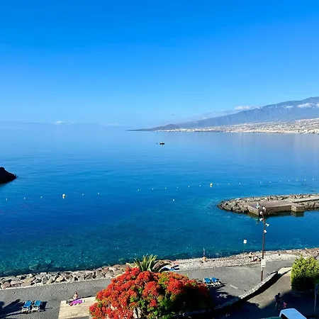 Artistic Beachfront Appartement *