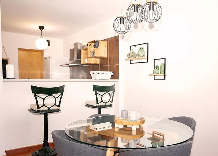 Artistic Beachfront Apartament Radazul