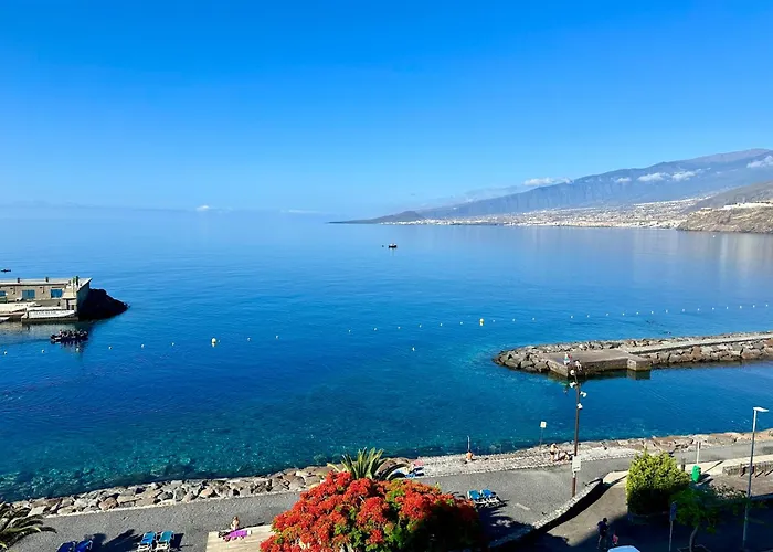 Artistic Beachfront Apartament *