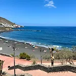 Artistic Beachfront Apartment Radazul