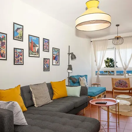 Artistic Beachfront דירה Radazul