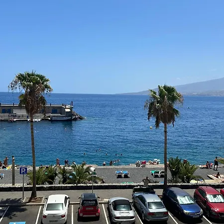 Artistic Beachfront Apartman *