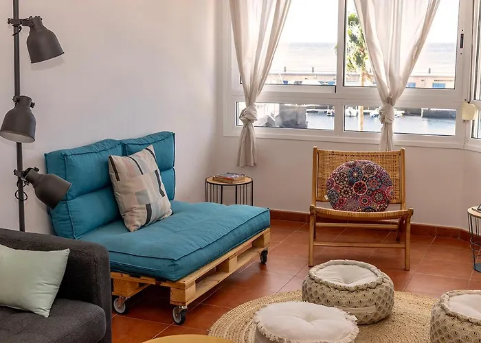 דירה Artistic Beachfront