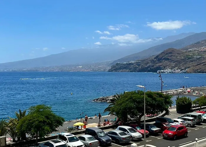 דירה Artistic Beachfront *