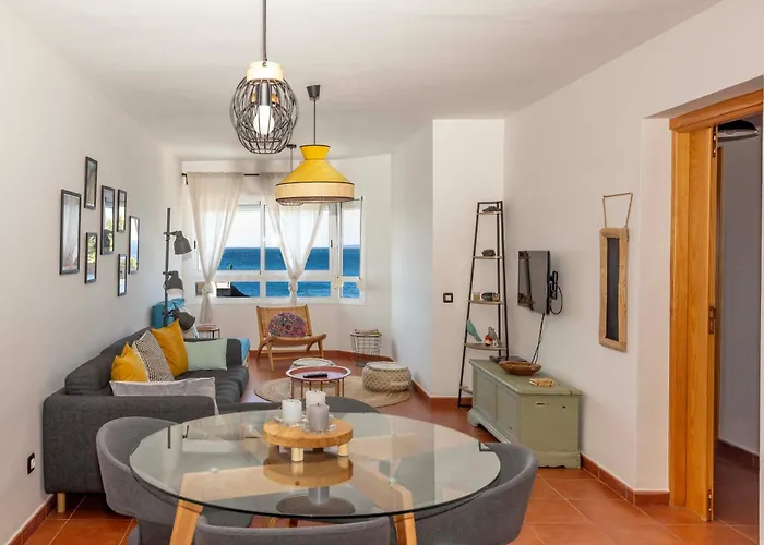 Apartment Artistic Beachfront *