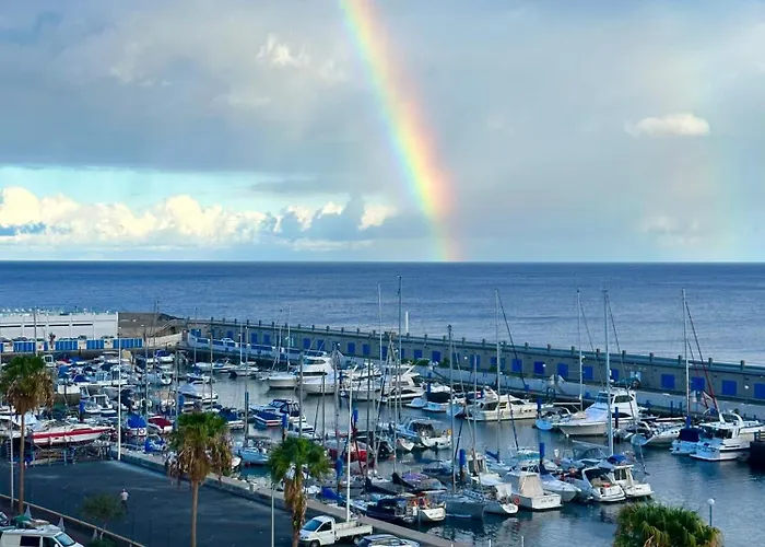 דירה Artistic Beachfront *