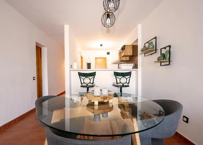 Artistic Beachfront Apartamento